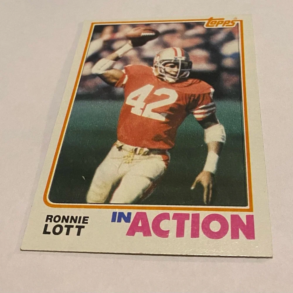Ronnie Lott RC Rookie 1982 Topps in action Football Card # 487 Vintage